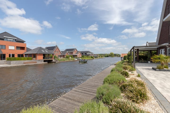 Photo 63 of Watersnip 37