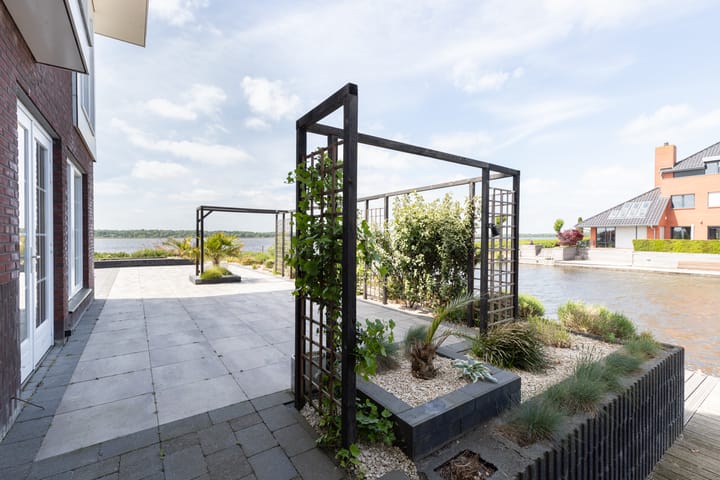 Photo 66 of Watersnip 37