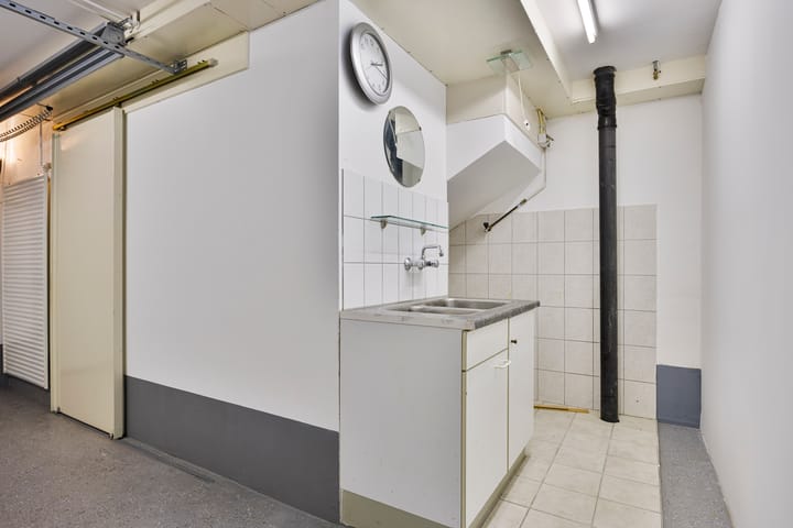 Photo 32 of Galjoen 30