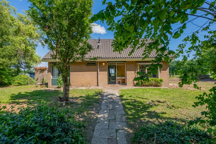 Foto 8 van Rijnsoever 1-D