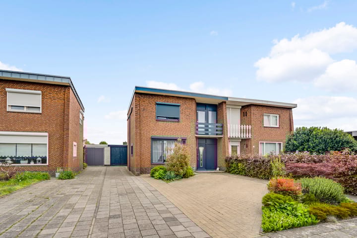 Photo 1 of Veldstraat 18