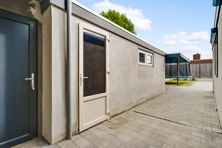 Photo 32 of Veldstraat 18