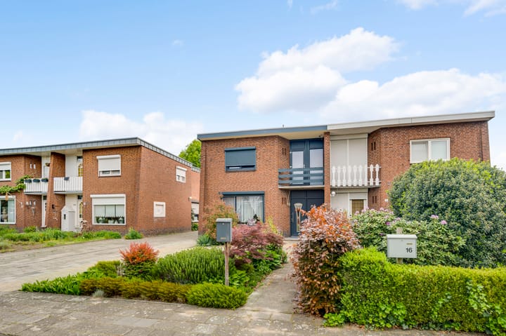 Photo 36 of Veldstraat 18