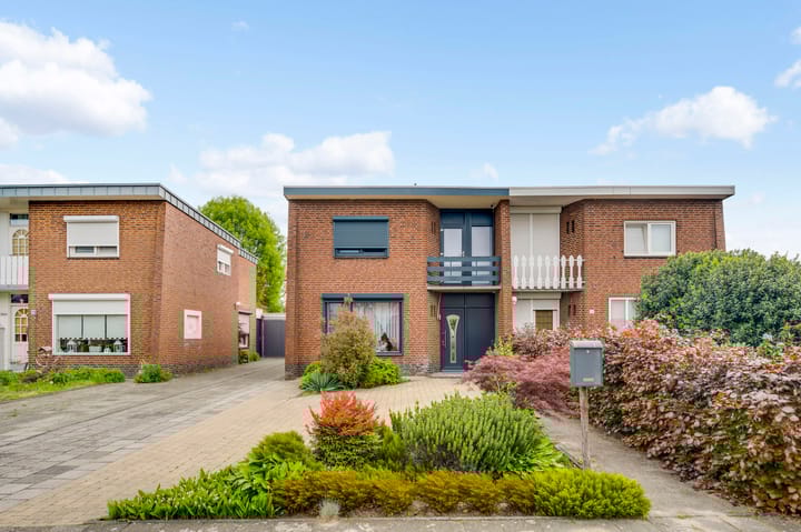 Photo 37 of Veldstraat 18