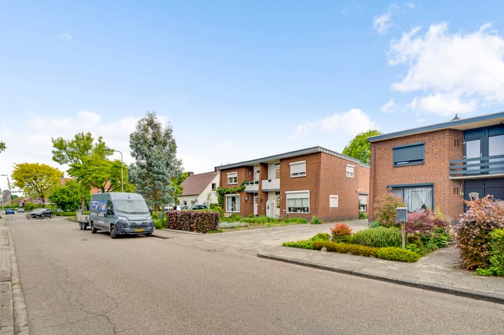 Photo 38 of Veldstraat 18