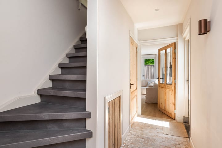 Foto 7 van Burg van der Lelijkade 16