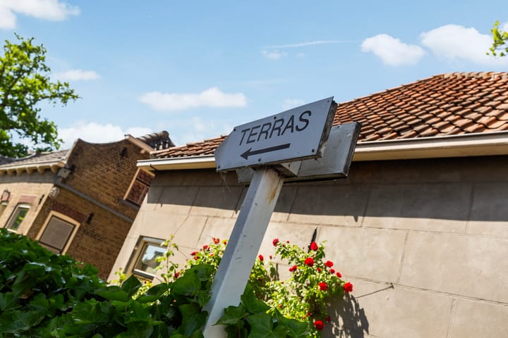 Foto 60 van Burg van der Lelijkade 16