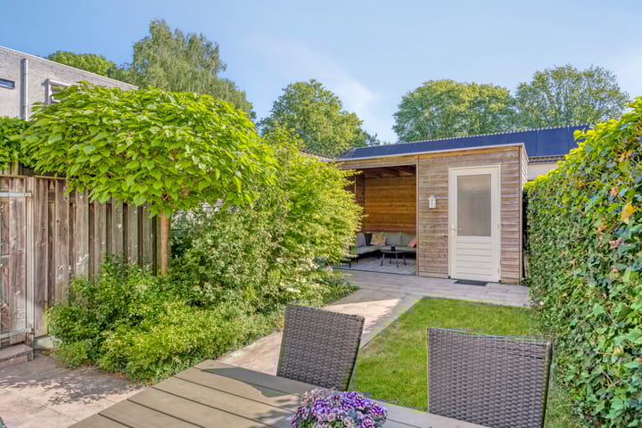 Photo 19 of Van Veldekestraat 7