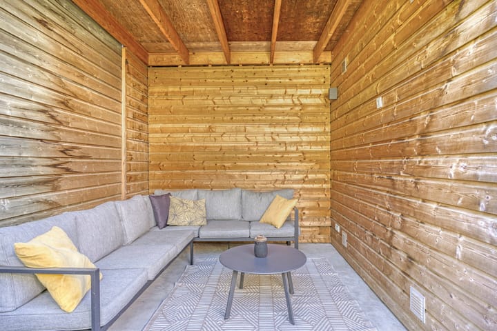 Photo 21 of Van Veldekestraat 7