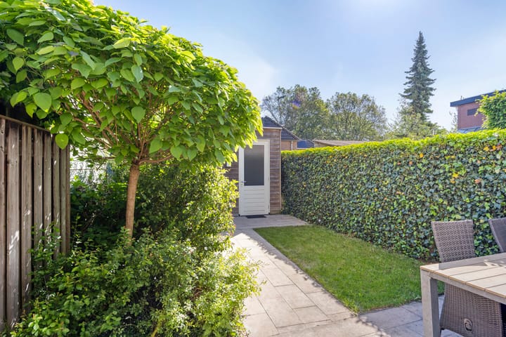 Photo 24 of Van Veldekestraat 7