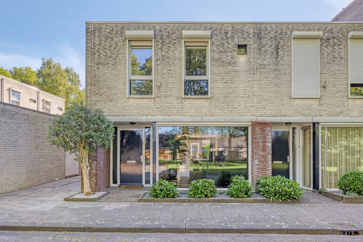 Photo 27 of Van Veldekestraat 7