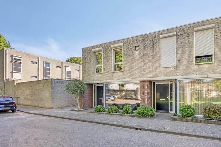 Photo 28 of Van Veldekestraat 7