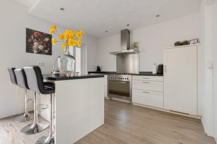 Photo 2 of van Brederodestraat 23