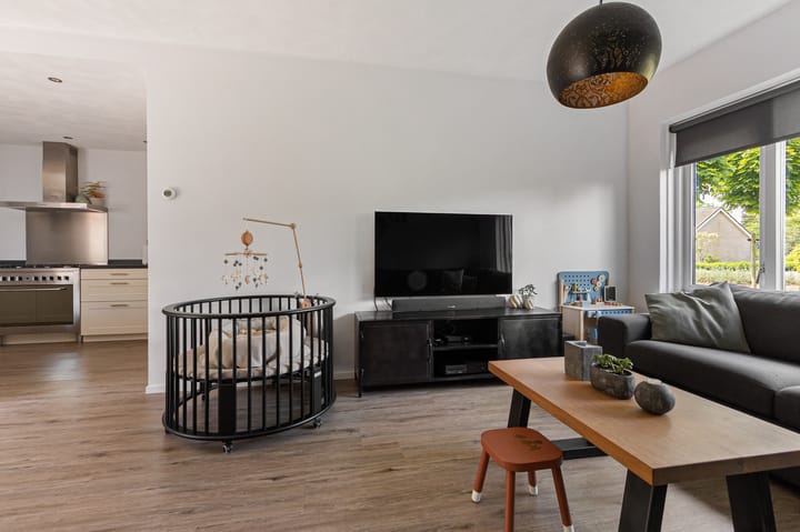 Photo 4 of van Brederodestraat 23