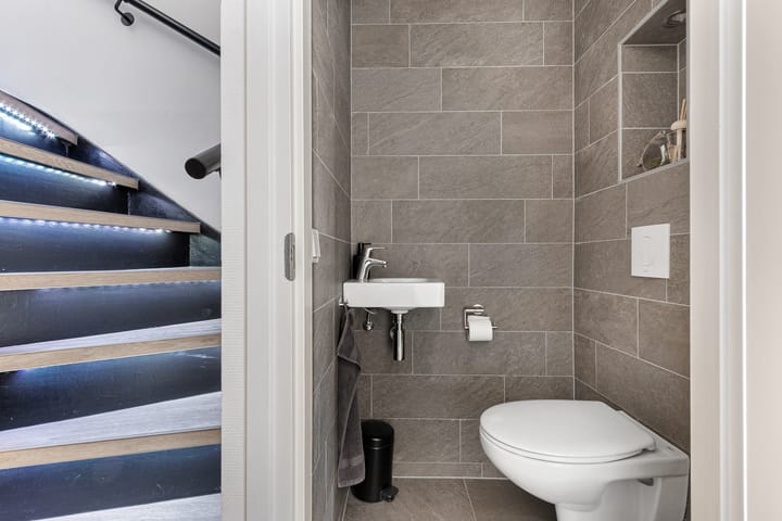 Photo 14 of van Brederodestraat 23