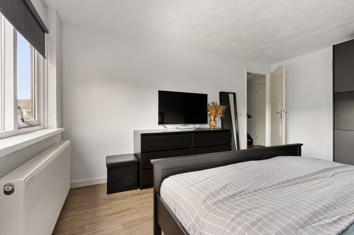 Photo 19 of van Brederodestraat 23