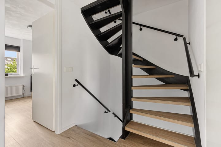 Photo 26 of van Brederodestraat 23