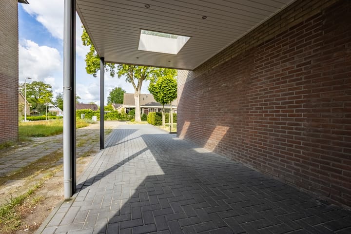 Photo 37 of van Brederodestraat 23