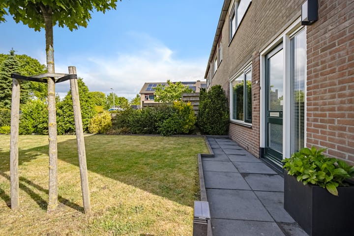 Photo 40 of van Brederodestraat 23