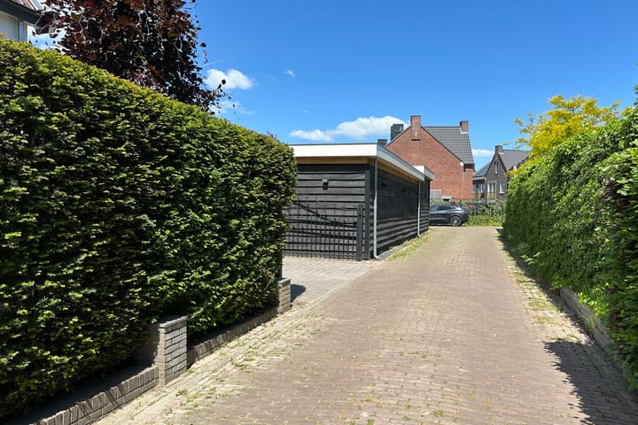 Photo 39 of Stationsweg West 133