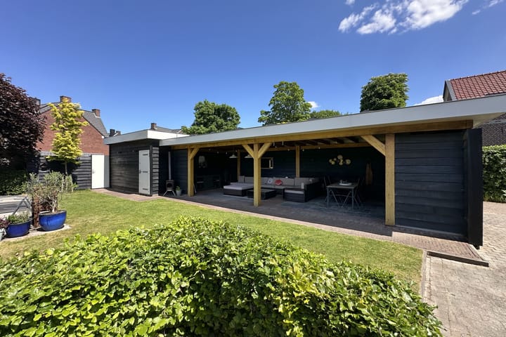 Photo 42 of Stationsweg West 133