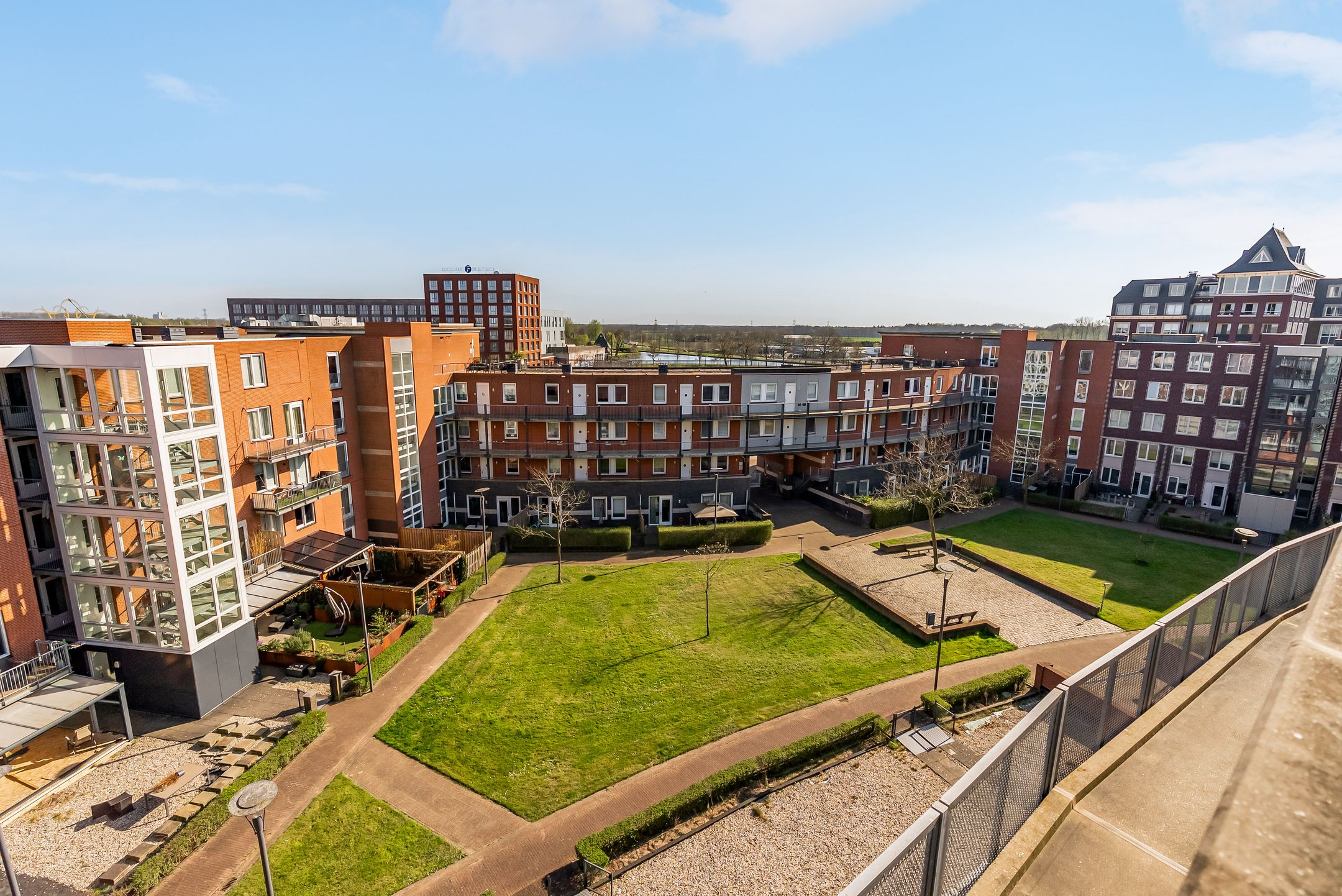 Foto 27 van Frontonstraat 89