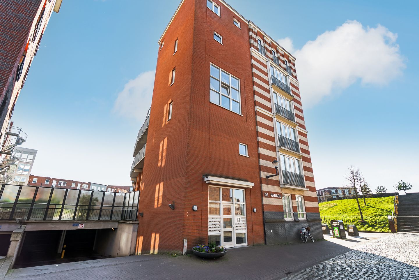 Foto 29 van Frontonstraat 89