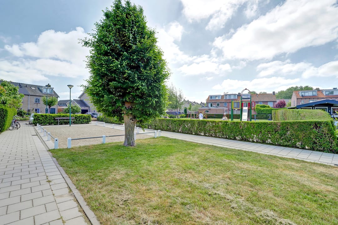 Photo 38 of Titus Brandsmastraat 18