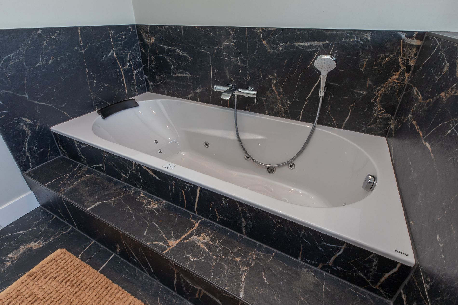 Foto 42 van Vrijburgstraat 57-C