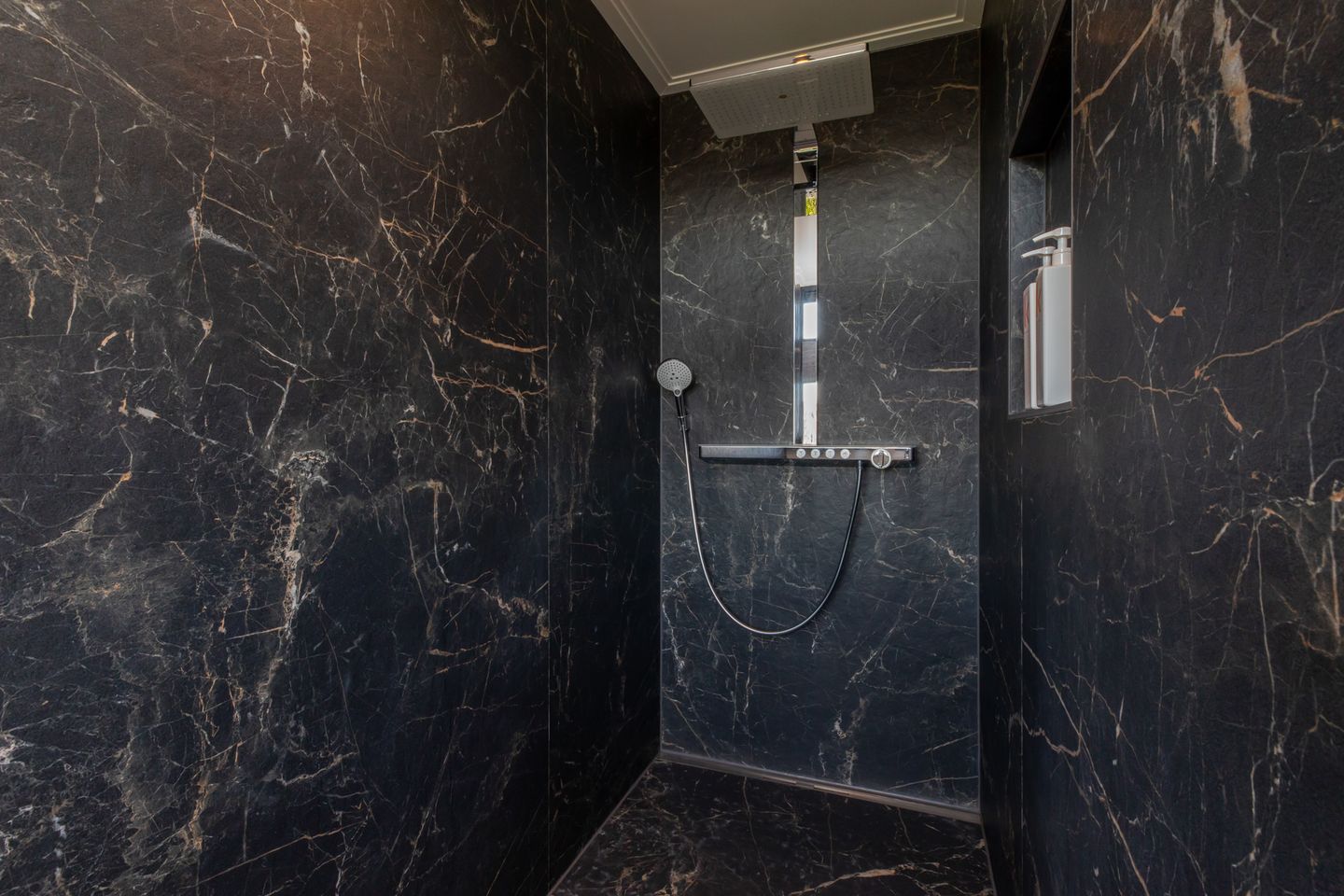 Foto 44 van Vrijburgstraat 57-C