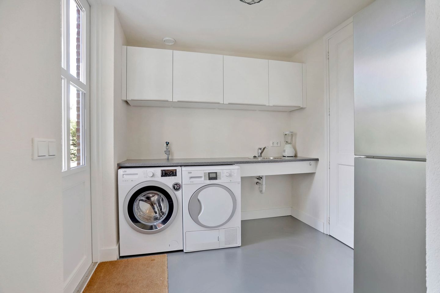 Photo 14 of Clarastraat 25