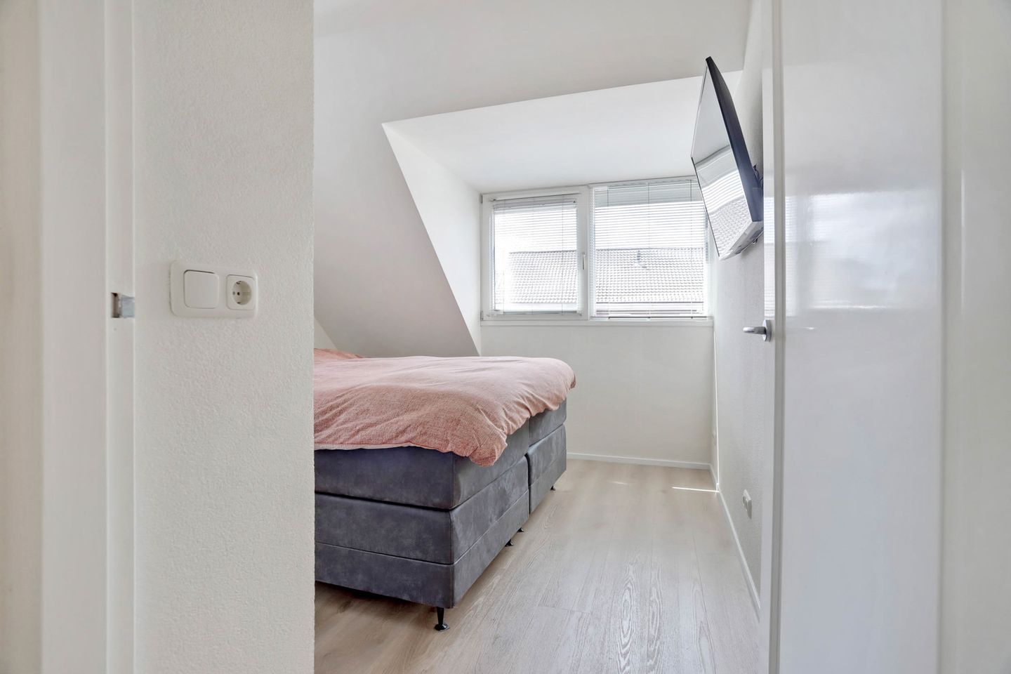 Photo 20 of Clarastraat 25