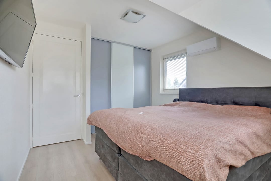 Photo 22 of Clarastraat 25