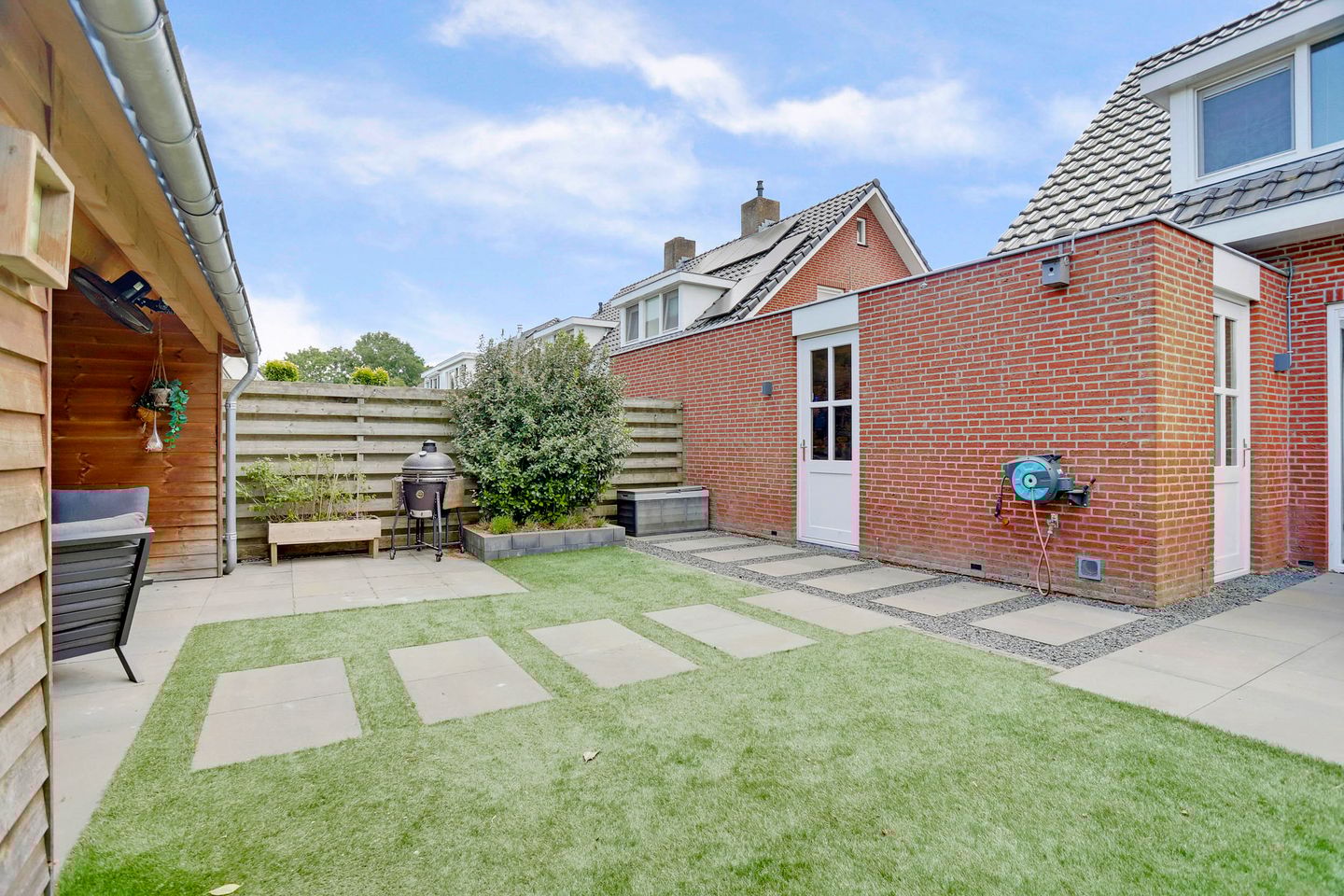 Photo 40 of Clarastraat 25