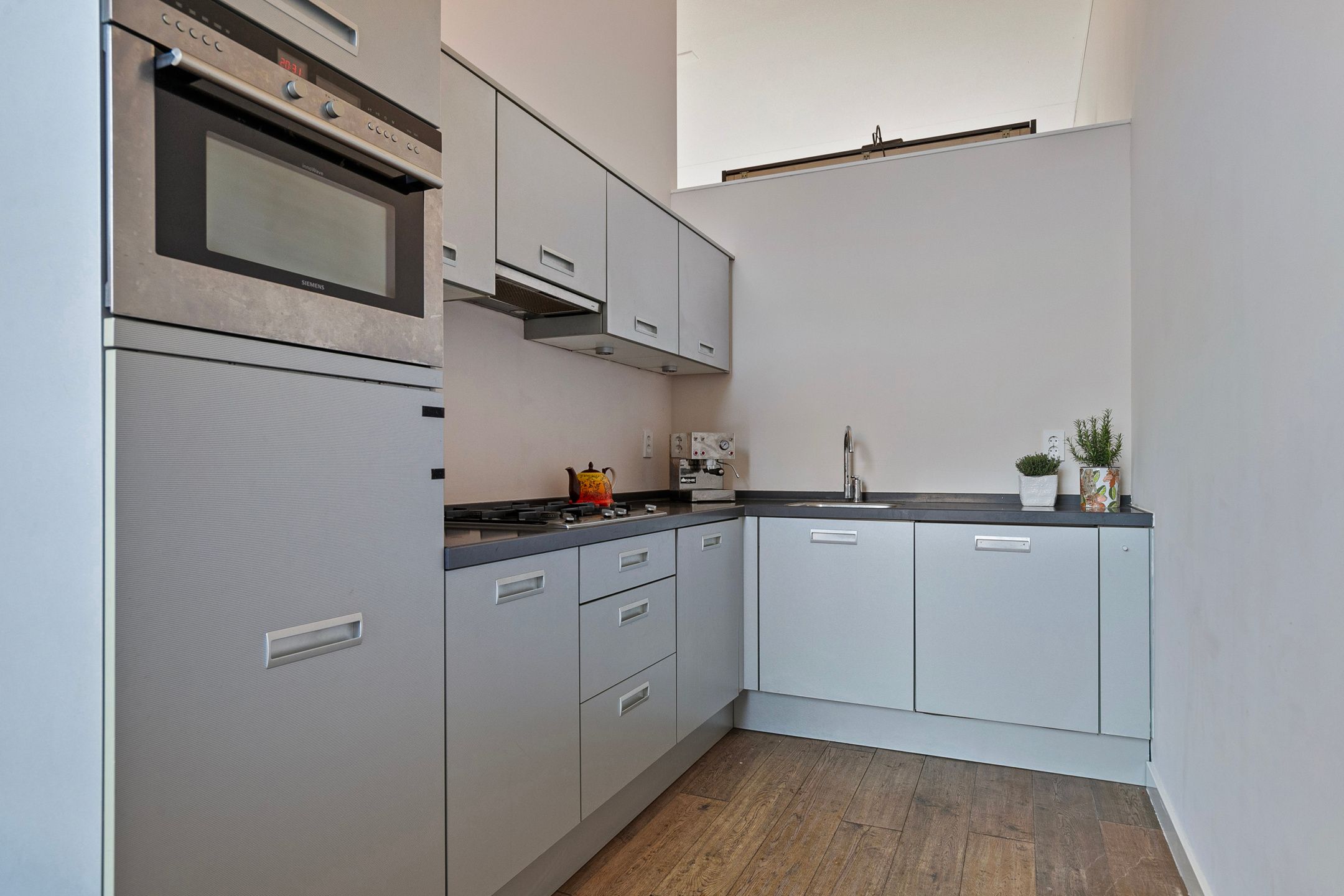Photo 9 of Zeeuwsestraat 28