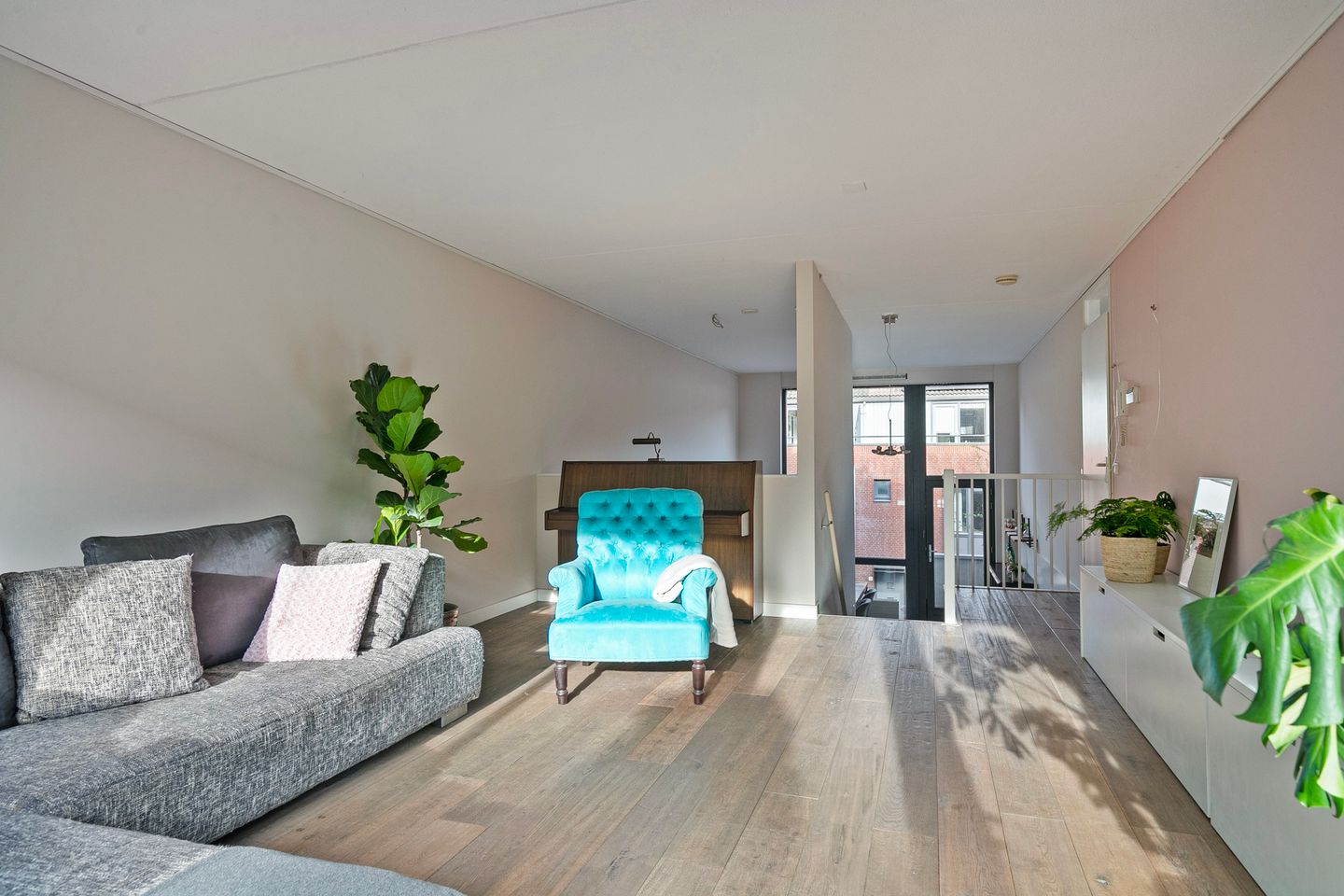 Photo 5 of Zeeuwsestraat 28