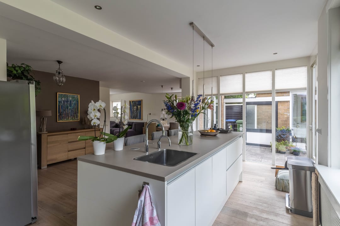 Photo 13 of Van den Vondellaan 10