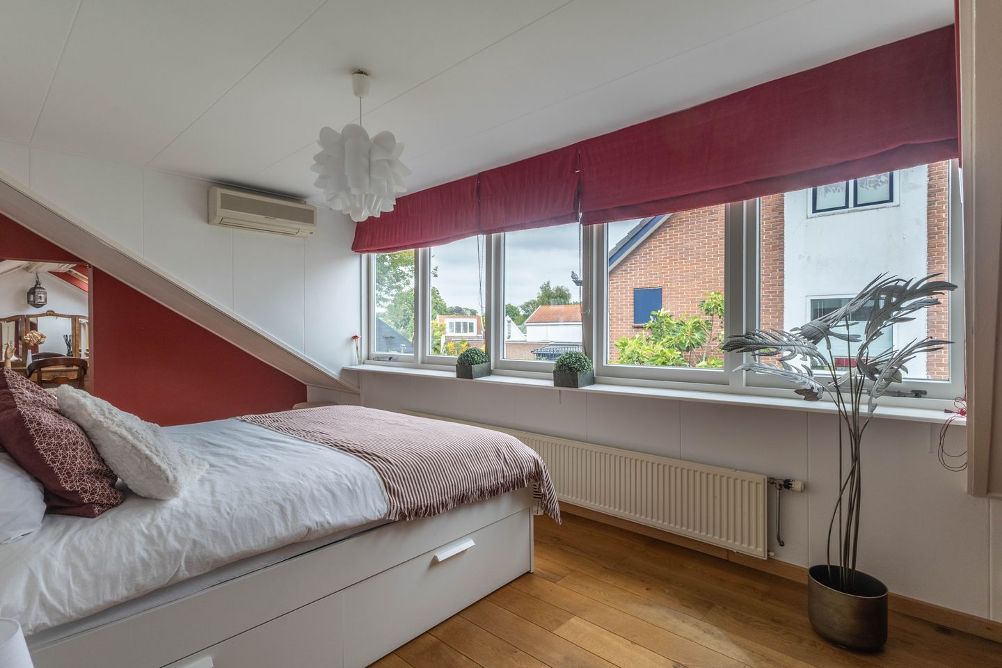 Photo 34 of Van den Vondellaan 10