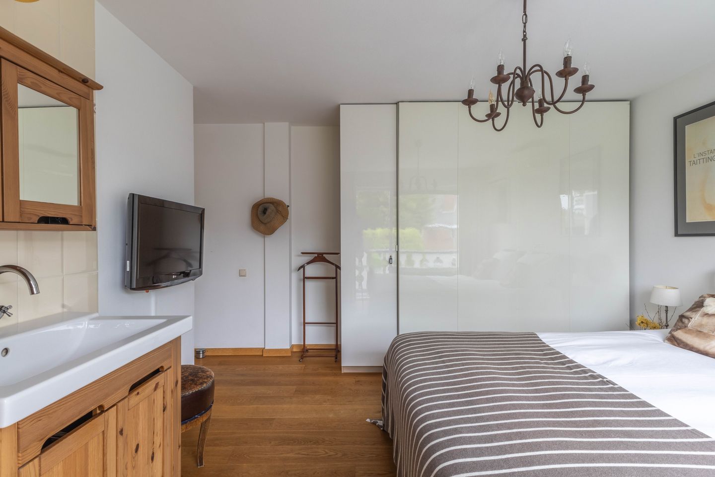 Photo 35 of Van den Vondellaan 10