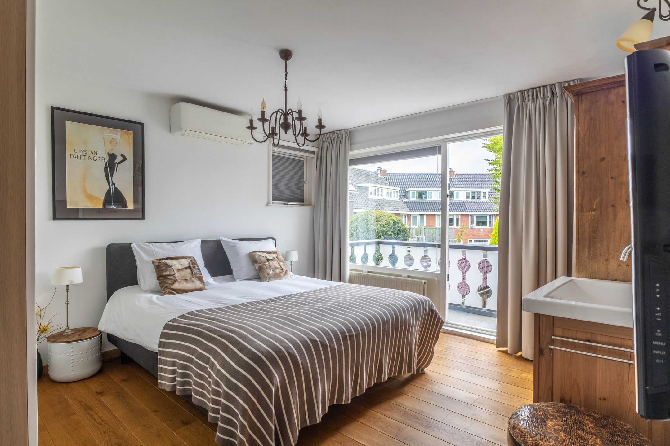 Photo 36 of Van den Vondellaan 10