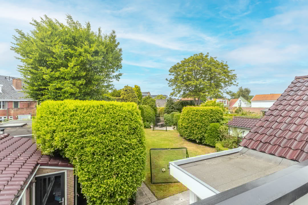 Photo 37 of Van den Vondellaan 10