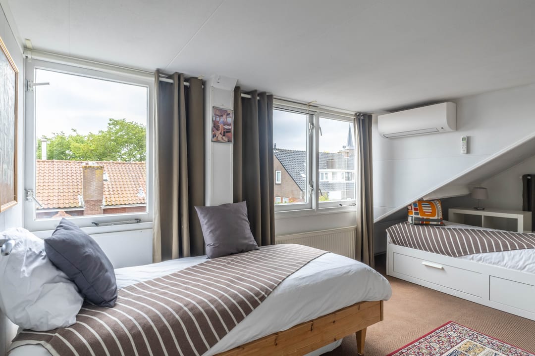 Photo 43 of Van den Vondellaan 10