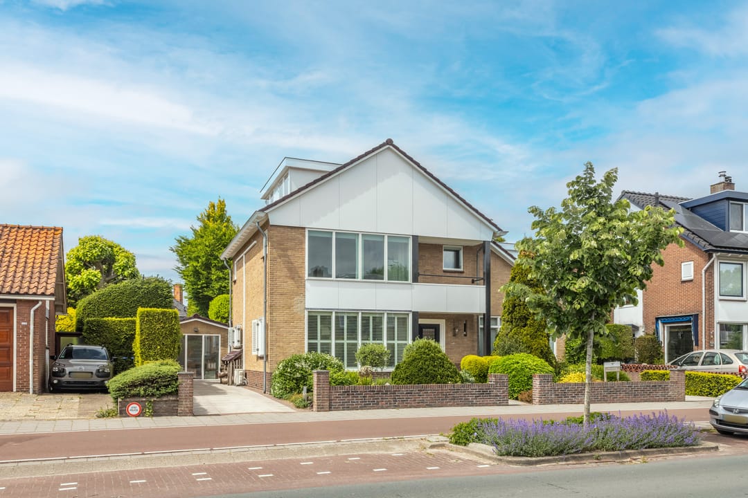 Photo 53 of Van den Vondellaan 10