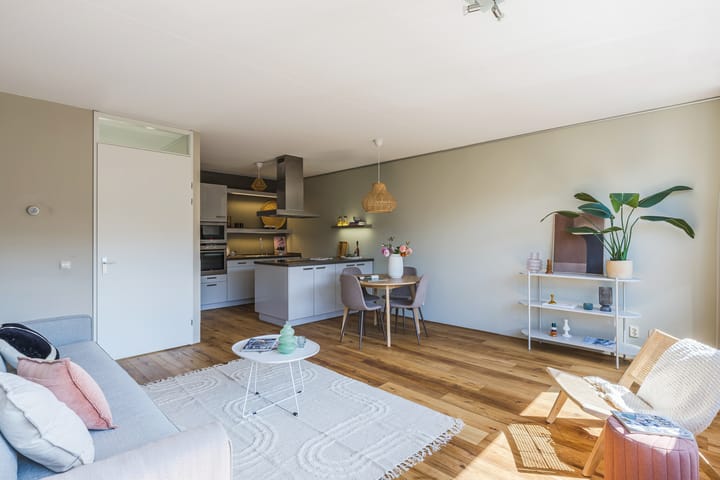 Foto 8 van Derkinderenstraat 162