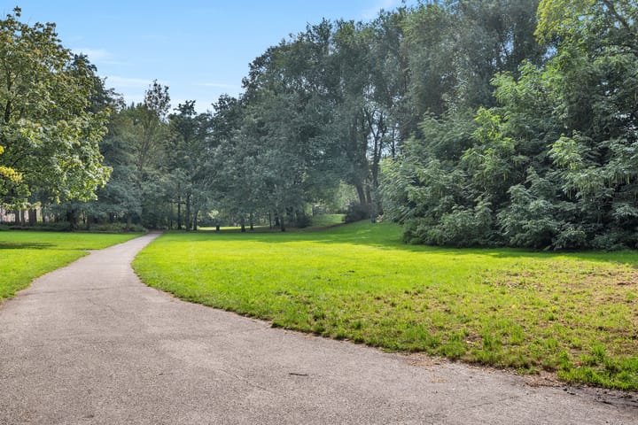 Foto 30 van Derkinderenstraat 162