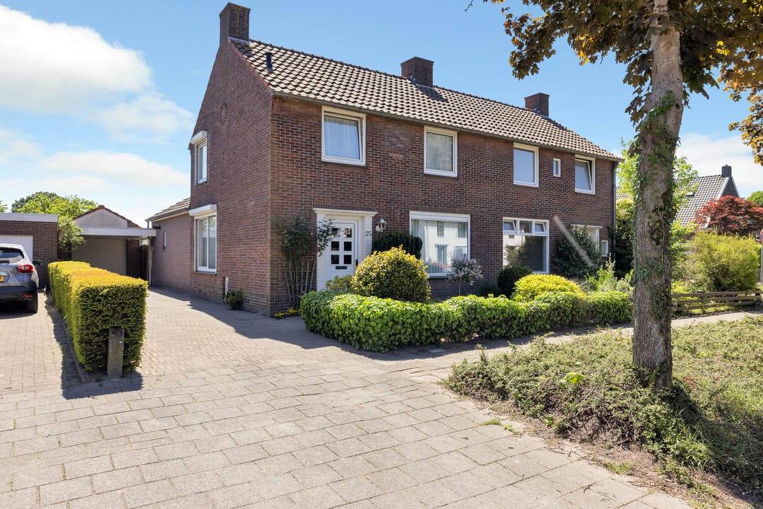 Foto 1 van Meester Rijkenstraat 25