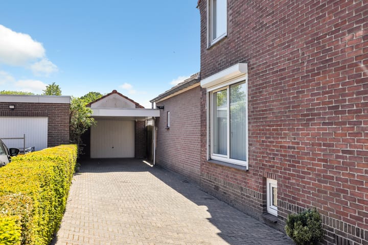 Foto 3 van Meester Rijkenstraat 25