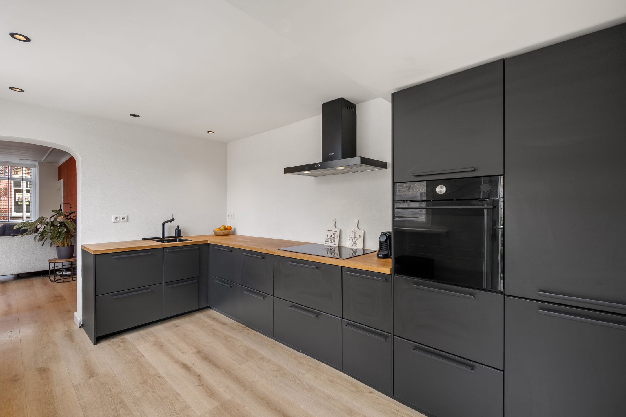 Foto 12 van Boulevard Antverpia 15