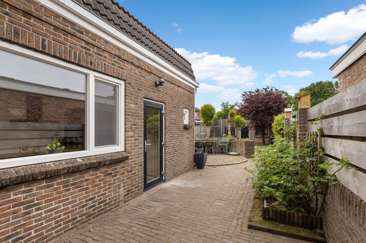 Foto 30 van Boulevard Antverpia 15