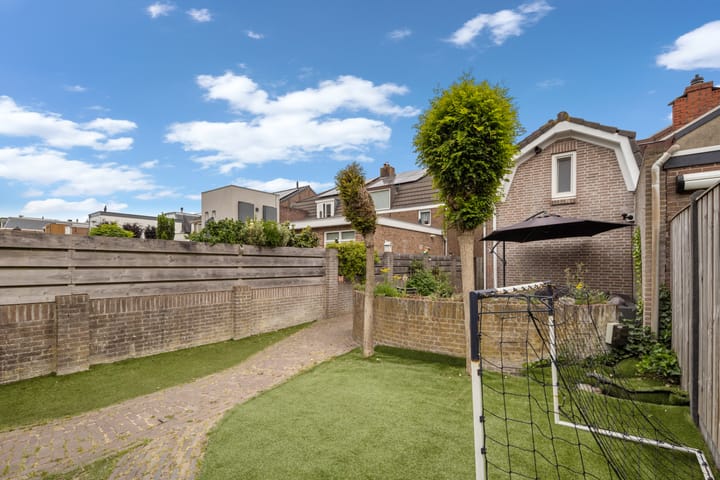 Foto 33 van Boulevard Antverpia 15